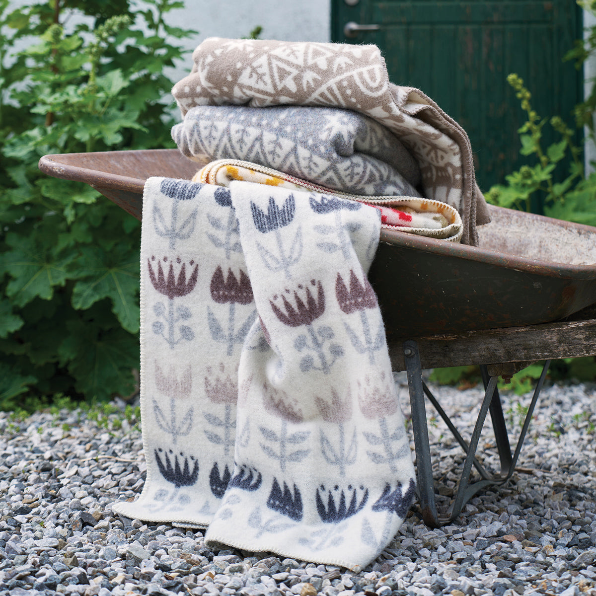 Tulip Collection Tulip ECO Lambswool Blanket, Grey – FJØRN Scandinavian