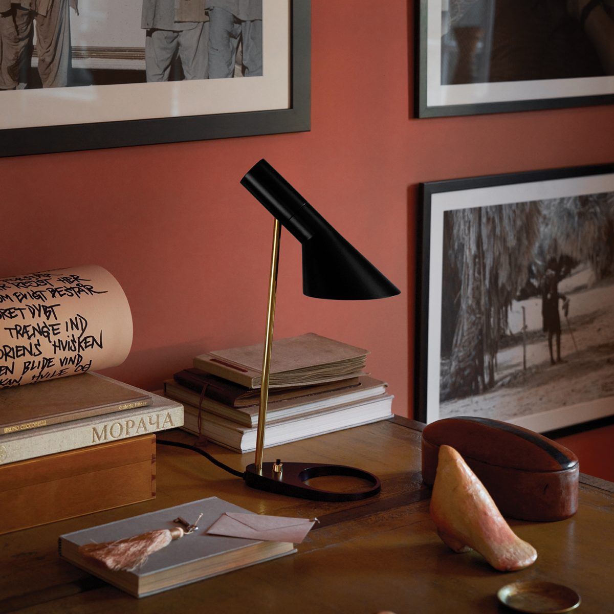 louis-poulsen-aj-table-lamp-