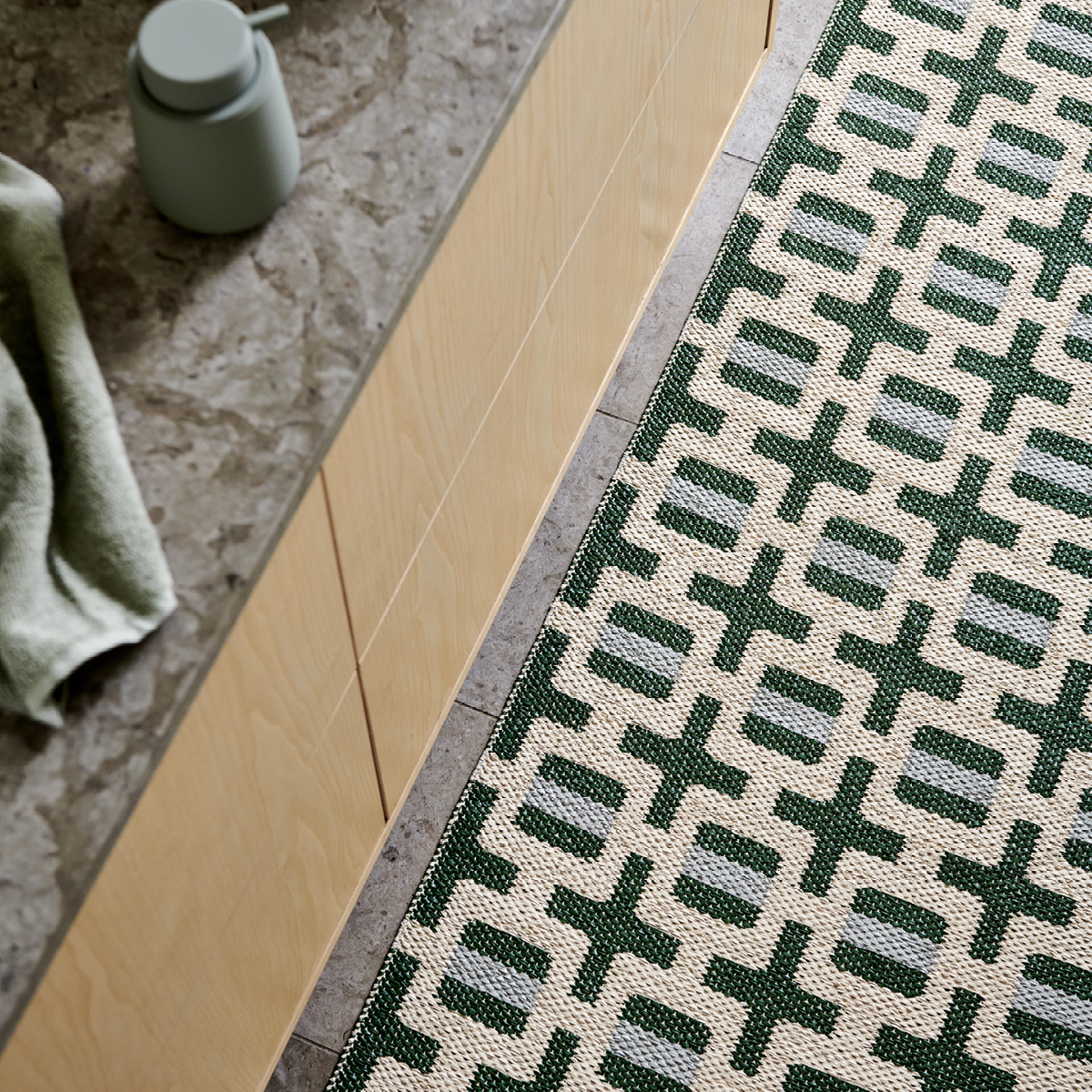 Tom Reversible Indoor / Outdoor Swedish Woven Plastic Rug - 4 Sizes in ...