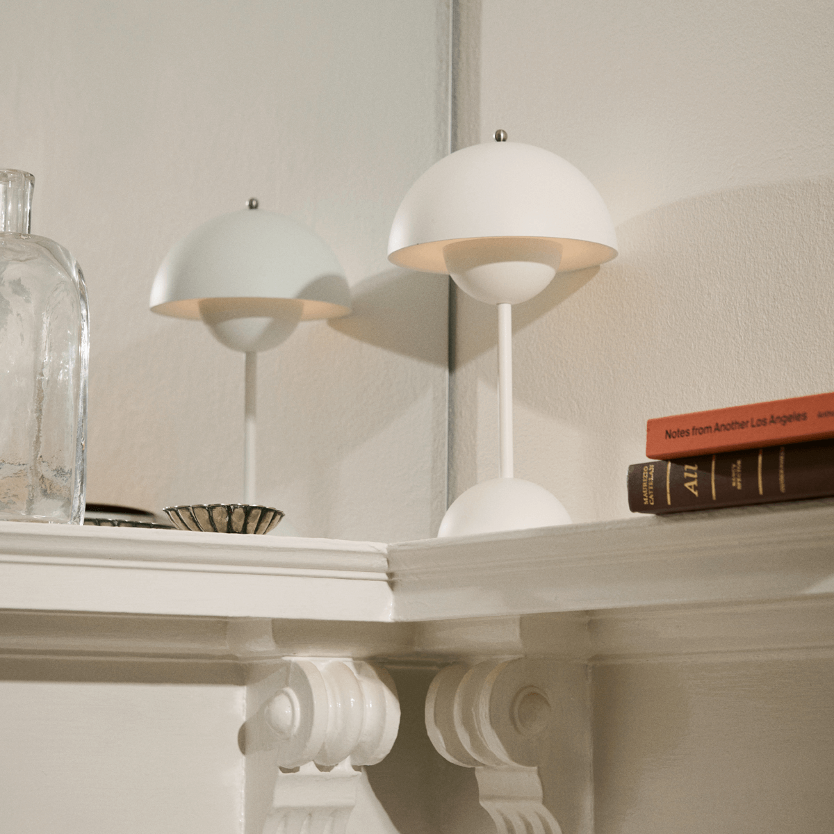 Flowerpot VP9 Verner Panton ホワイト Flowerpot Portable Table Lamp VP9 - Matte White — Design